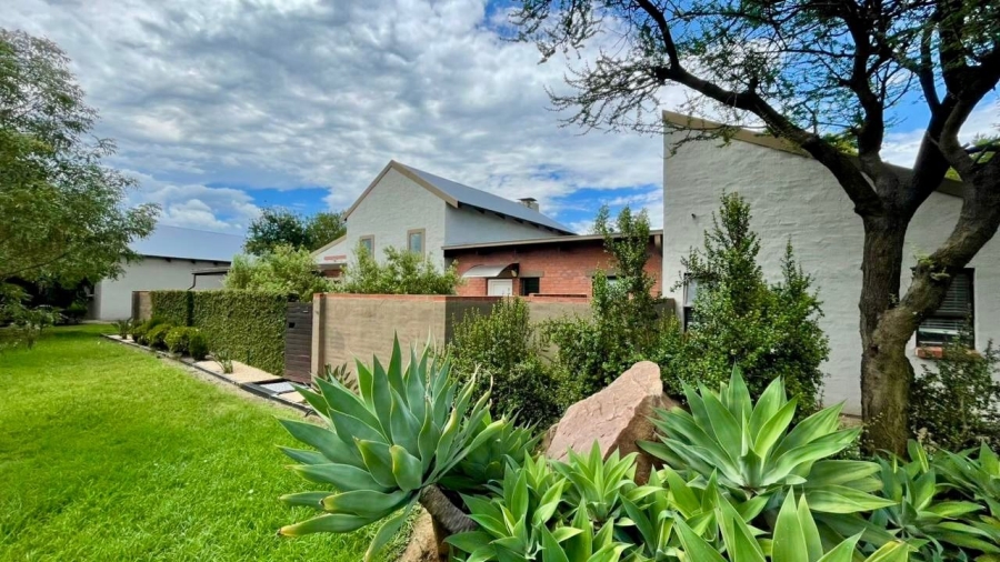 2 Bedroom Property for Sale in Waterval East North West